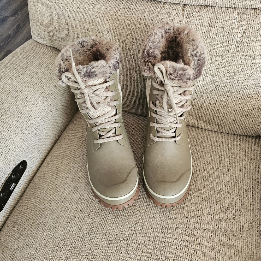 Bogs Arcata Waterproof Snow Boots - Picture 4 of 8